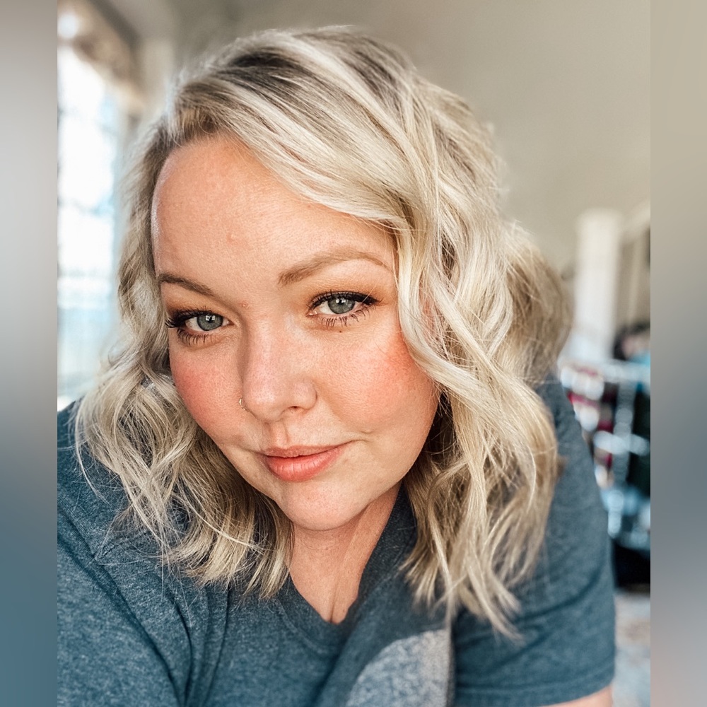 Meet your Posher, Alicia